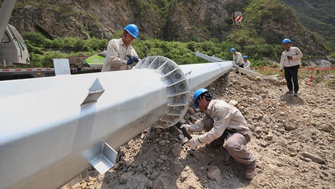 好家伙！王大雷掏出张雷的红宝石卡，赛前向主裁出示红牌？